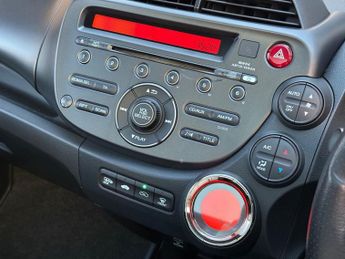 HONDA JAZZ 1.4 i-VTEC EX Hatchback 5dr Petrol CVT Euro 5 (99 ps)