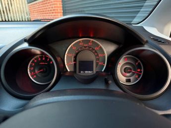 HONDA JAZZ 1.4 i-VTEC EX Hatchback 5dr Petrol CVT Euro 5 (99 ps)