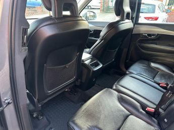 VOLVO XC90 2.0 B5 MHEV Momentum SUV 5dr Diesel Hybrid Auto 4WD Euro 6 (s/s)