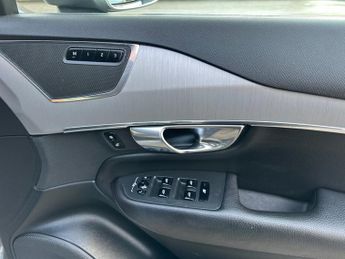 VOLVO XC90 2.0 B5 MHEV Momentum SUV 5dr Diesel Hybrid Auto 4WD Euro 6 (s/s)