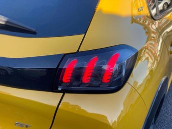 PEUGEOT 208 1.5 BlueHDi GT Hatchback 5dr Diesel Manual Euro 6 (s/s) (100 ps)