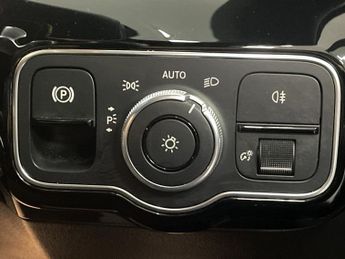 MERCEDES-BENZ A-CLASS 1.3 A250e 15.6kWh AMG Line (Executive) Hatchback 5dr Petrol Plug