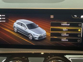 MERCEDES-BENZ A-CLASS 1.3 A250e 15.6kWh AMG Line (Executive) Hatchback 5dr Petrol Plug