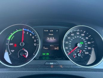 VOLKSWAGEN E-GOLF 35.8kWh e-Golf Hatchback 5dr Electric Auto (136 ps)