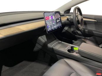 TESLA Model 3 Standard Range Plus Saloon 4dr Electric Auto RWD (241 bhp)