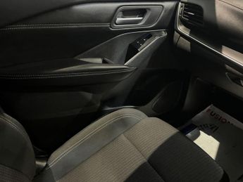 NISSAN QASHQAI 1.3 DIG-T MHEV Acenta Premium SUV 5dr Petrol Hybrid XTRON Euro 6