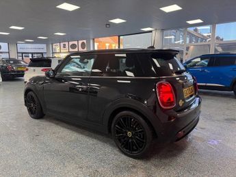 MINI Electric Hatch Cooper SE 32.6kWh Level 2 Hatchback 3dr Electric Auto (184 ps)
