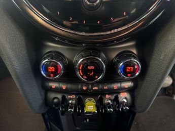 MINI Electric Hatch Cooper SE 32.6kWh Level 2 Hatchback 3dr Electric Auto (184 ps)