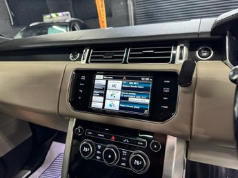 LAND ROVER RANGE ROVER 3.0 TD V6 Vogue SUV 5dr Diesel Auto 4WD Euro 5 (s/s) (258 ps)