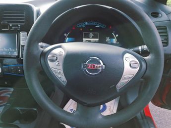 NISSAN LEAF 30kWh Acenta Hatchback 5dr Electric Auto (109 bhp)