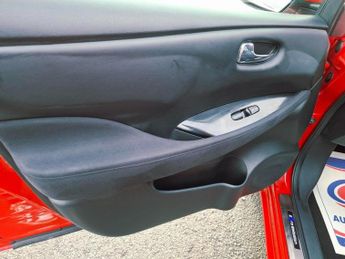 NISSAN LEAF 30kWh Acenta Hatchback 5dr Electric Auto (109 bhp)