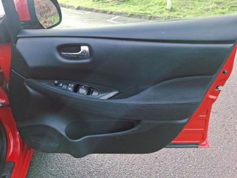 NISSAN LEAF 30kWh Acenta Hatchback 5dr Electric Auto (109 bhp)