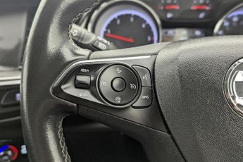 VAUXHALL INSIGNIA 1.5 Turbo D SE Nav Grand Sport 5dr Diesel Auto Euro 6 (s/s) (122