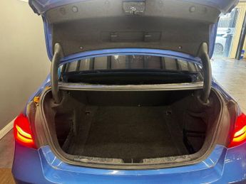 BMW 3 SERIES 2.0 320d M Sport Shadow Edition Saloon 4dr Diesel Auto Euro 6 (s