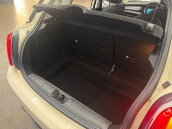 MINI HATCH 1.5 Cooper Hatchback 5dr Petrol Steptronic Euro 6 (s/s) (136 ps)