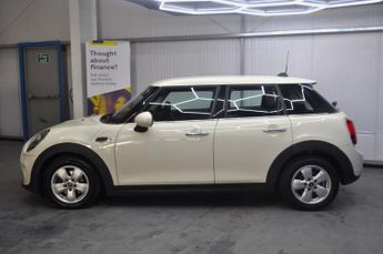 MINI HATCH 1.5 Cooper Hatchback 5dr Petrol Steptronic Euro 6 (s/s) (136 ps)