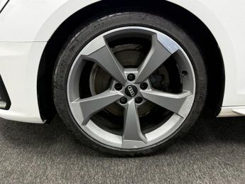 AUDI A4 2.0 TDI 35 Black Edition Saloon 4dr Diesel S Tronic Euro 6 (s/s)