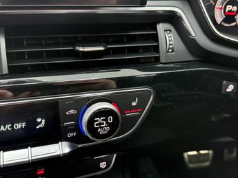 AUDI A4 2.0 TDI 35 Black Edition Saloon 4dr Diesel S Tronic Euro 6 (s/s)