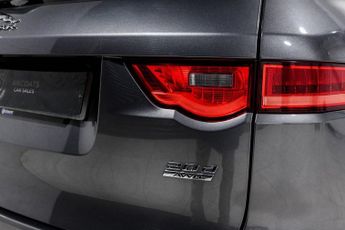 JAGUAR F-PACE 2.0 D180 Portfolio SUV 5dr Diesel Auto AWD Euro 6 (s/s) (180 ps)