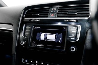 VOLKSWAGEN GOLF 2.0 TDI BlueMotion Tech GTD Hatchback 5dr Diesel DSG Euro 6 (s/s