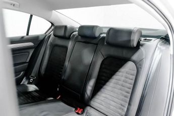 VOLKSWAGEN PASSAT 2.0 BiTDI BlueMotion Tech GT Saloon 4dr Diesel DSG 4Motion Euro 