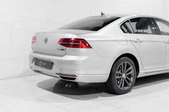 VOLKSWAGEN PASSAT 2.0 BiTDI BlueMotion Tech GT Saloon 4dr Diesel DSG 4Motion Euro 