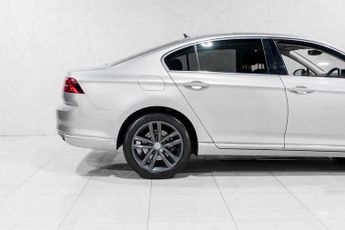 VOLKSWAGEN PASSAT 2.0 BiTDI BlueMotion Tech GT Saloon 4dr Diesel DSG 4Motion Euro 