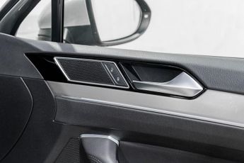 VOLKSWAGEN PASSAT 2.0 BiTDI BlueMotion Tech GT Saloon 4dr Diesel DSG 4Motion Euro 