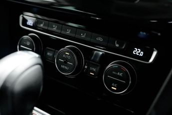 VOLKSWAGEN PASSAT 2.0 BiTDI BlueMotion Tech GT Saloon 4dr Diesel DSG 4Motion Euro 