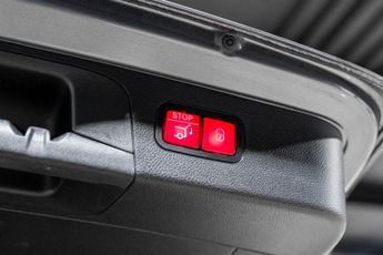 MERCEDES-BENZ GLC 2.0 GLC300d AMG Line (Premium Plus) SUV 5dr Diesel G-Tronic+ 4MA