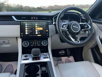 JAGUAR F-PACE 2.0 F-Pace R-Dynamic HSE D MHEV AWD Auto 4WD 5dr