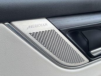 JAGUAR F-PACE 2.0 F-Pace R-Dynamic HSE D MHEV AWD Auto 4WD 5dr