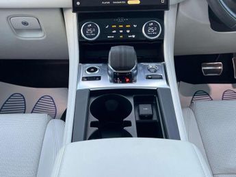 JAGUAR F-PACE 2.0 F-Pace R-Dynamic HSE D MHEV AWD Auto 4WD 5dr