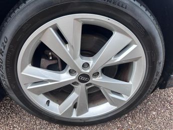 AUDI Q4 E-TRON 40 S line SUV 5dr Electric Auto 82kWh (204 ps)