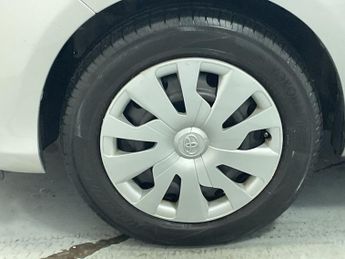 TOYOTA YARIS 1.0 VVT-i Active Hatchback 5dr Petrol Manual Euro 6 (72 ps) - AA