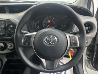 TOYOTA YARIS 1.0 VVT-i Active Hatchback 5dr Petrol Manual Euro 6 (72 ps) - AA