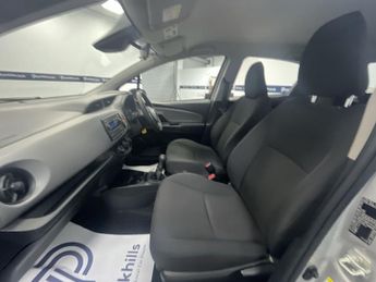 TOYOTA YARIS 1.0 VVT-i Active Hatchback 5dr Petrol Manual Euro 6 (72 ps) - AA