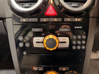 VAUXHALL CORSA 1.4 16V SE Hatchback 5dr Petrol Auto Euro 5 (100 ps)