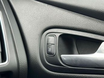 FORD FOCUS 2.0 TDCi ST-3 Hatchback 5dr Diesel Powershift Euro 6 (s/s) (185 