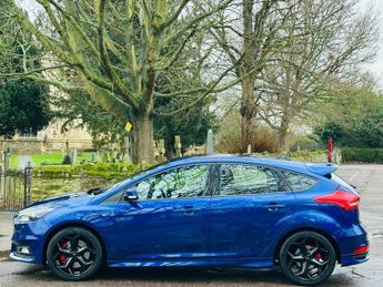 FORD FOCUS 2.0 TDCi ST-3 Hatchback 5dr Diesel Powershift Euro 6 (s/s) (185 