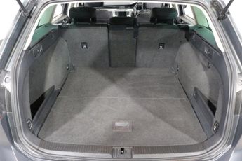 VOLKSWAGEN PASSAT 2.0 TDI BlueMotion Tech SE Business Estate 5dr Diesel DSG Euro 6