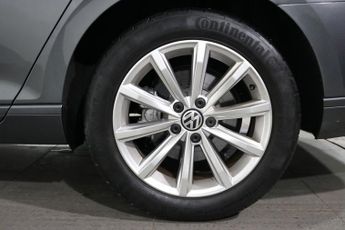 VOLKSWAGEN PASSAT 2.0 TDI BlueMotion Tech SE Business Estate 5dr Diesel DSG Euro 6