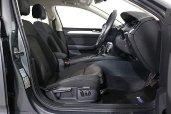 VOLKSWAGEN PASSAT 2.0 TDI BlueMotion Tech SE Business Estate 5dr Diesel DSG Euro 6