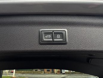 AUDI RS Q3 2.5 TFSI Vorsprung SUV 5dr Petrol S Tronic quattro Euro 6 (s/s) 