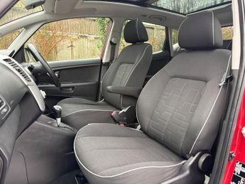KIA VENGA 1.6 3 MPV 5dr Petrol Auto Euro 5 (123 bhp)