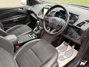 FORD KUGA 2.0 TDCi ST-Line SUV 5dr Diesel Powershift AWD Euro 6 (s/s) (180