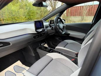VOLKSWAGEN ID.3 Pro S 77kWh Tour Hatchback 5dr Electric Auto (204 ps)