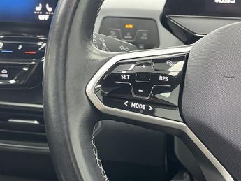 VOLKSWAGEN ID.3 Pro Performance 58kWh Family Hatchback 5dr Electric Auto (204 ps