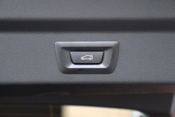 BMW IX2 20 66.5kWh SHADOW EDITION EDRIVE 