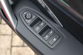 BMW IX2 20 66.5kWh SHADOW EDITION EDRIVE 